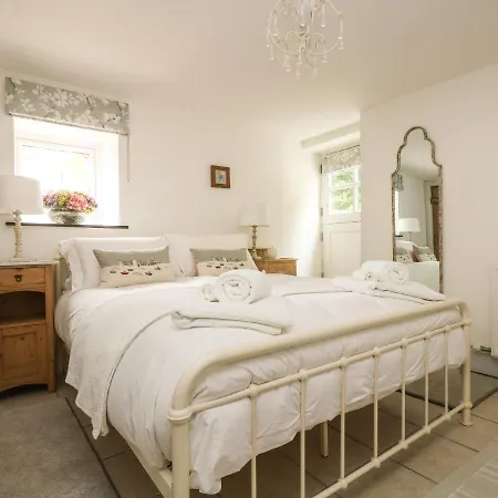 Holiday home Trevoole Barn